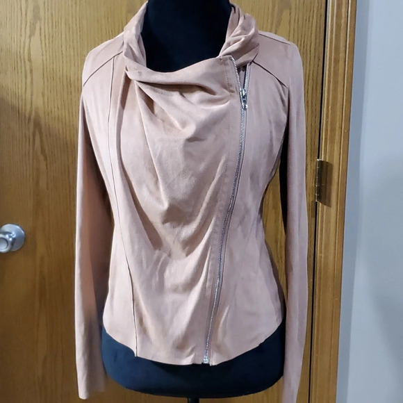 Blank NYC rose pink soft sueded cross zip moto crop jacket cowl neck - Picture 2 of 7